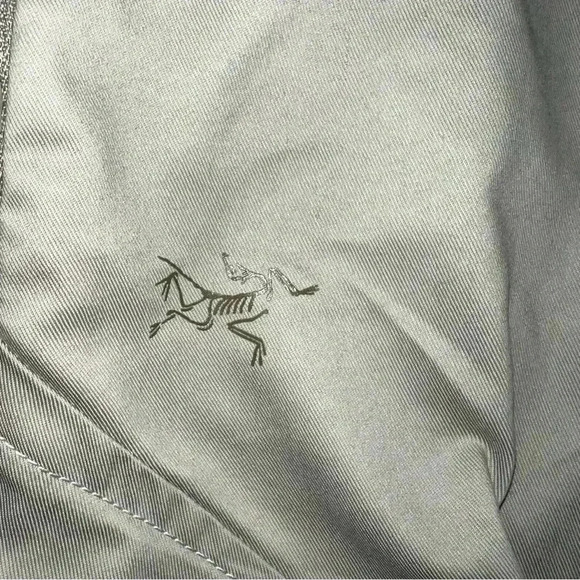 ARC’TERYX Women’s Trim Fit khaki nwot hiking biking size 8 - Picture 8 of 10